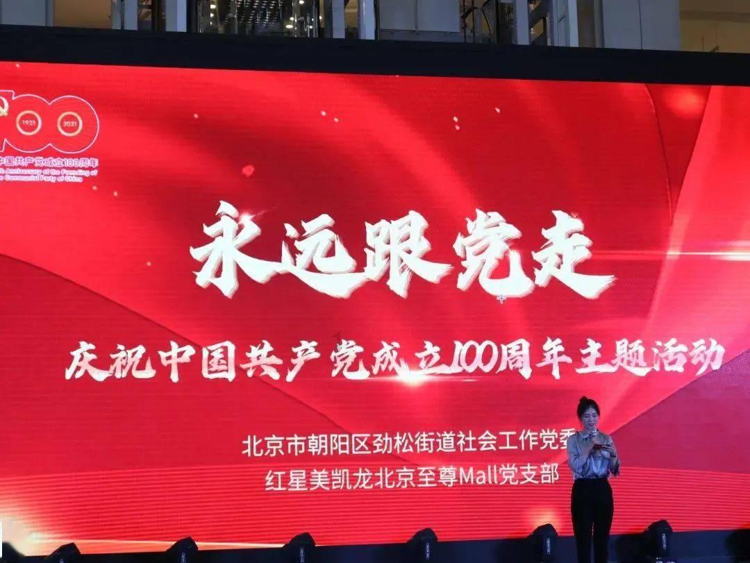 何洛洛使用盗版软件的原因是什么？游戏画面
