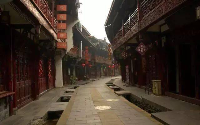 东湖评论:持续修炼内功,在提升服务水准中赢得发展先机